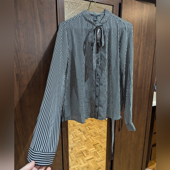 Forever 21 stripped blouse - Picture 2 of 3